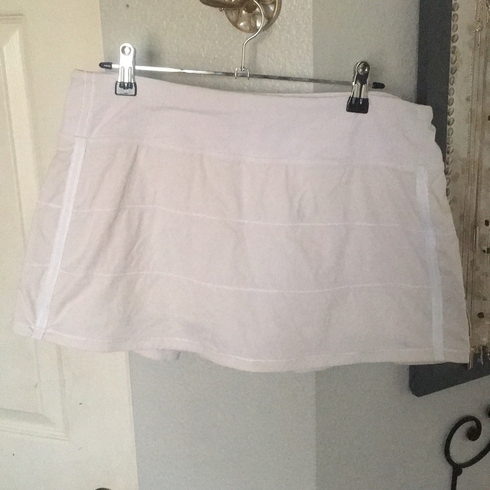 White lululemon skort